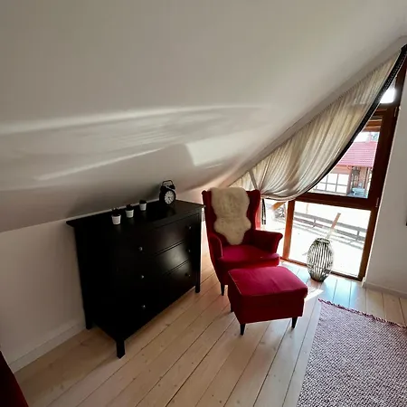 Dom Nad Jeziorem Holiday home Borowy Mlyn